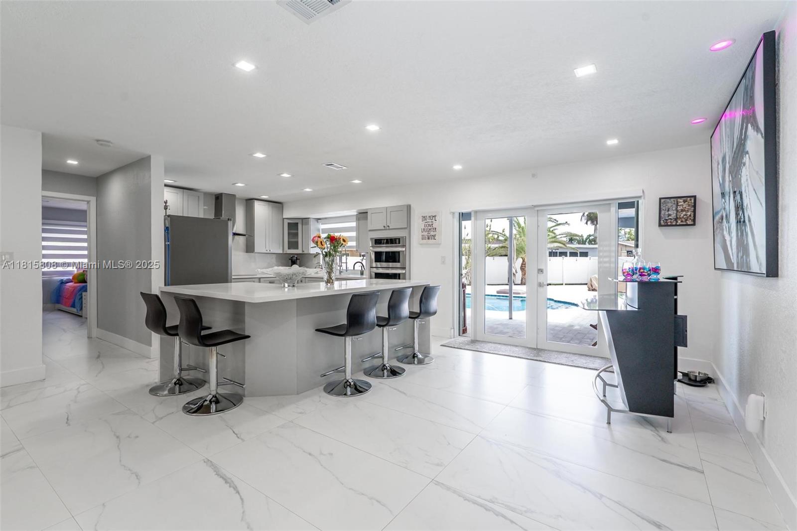 10450 NW 19th St