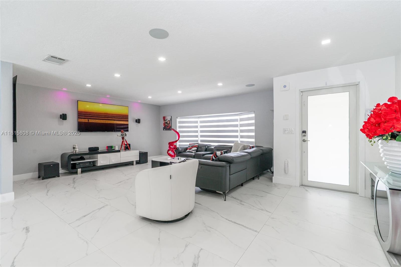 10450 NW 19th St