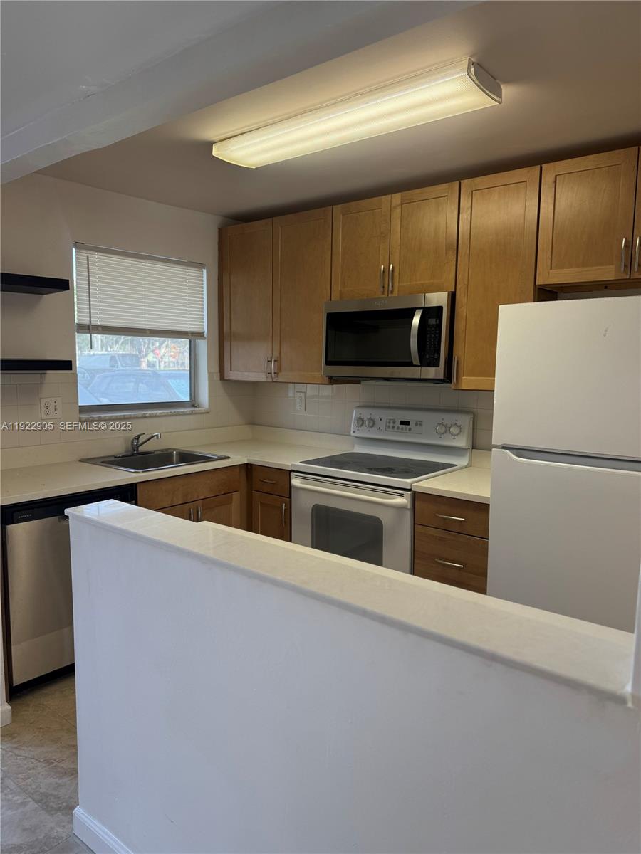 SUNRISE LAKES 43 CONDO - Residential