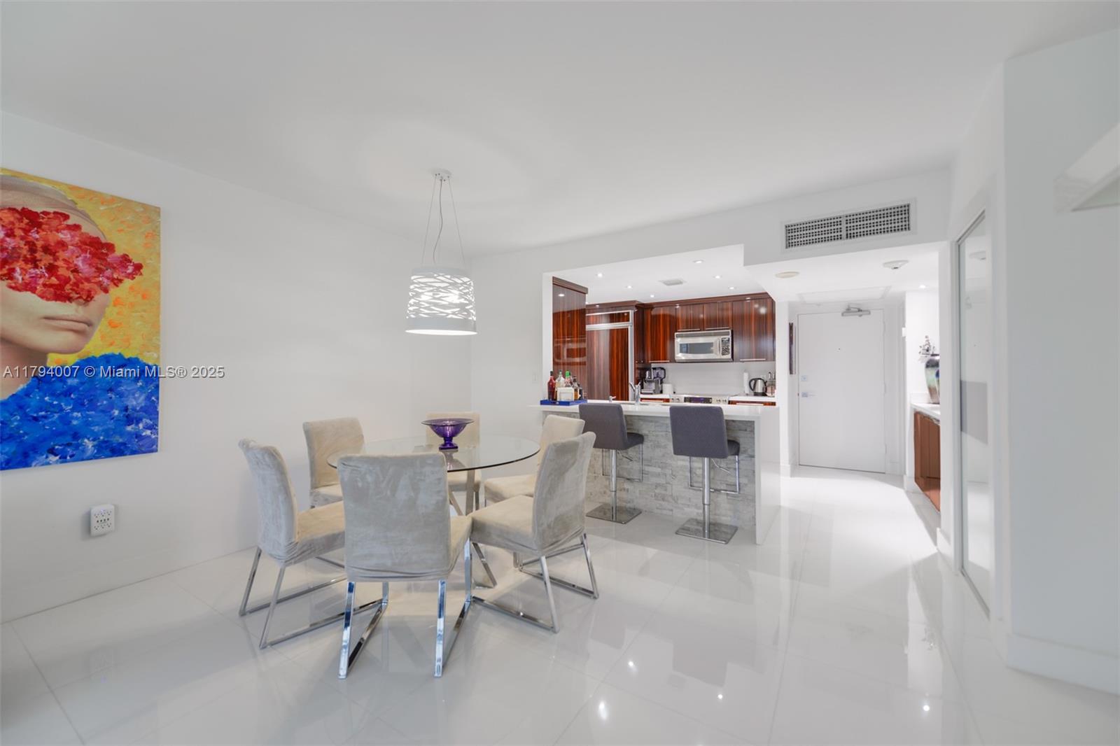 10275 Collins Ave 326