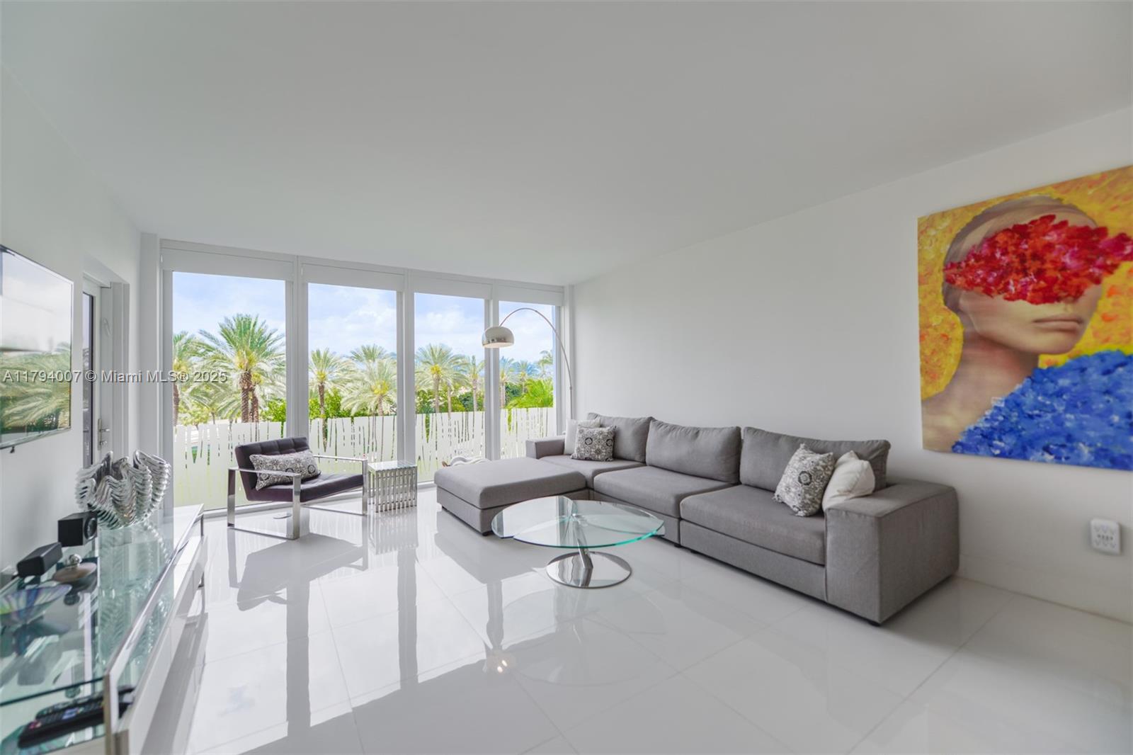 10275 Collins Ave 326, Bal Harbour, Miami-Dade County, Florida - 1 Bedrooms  
2 Bathrooms - 