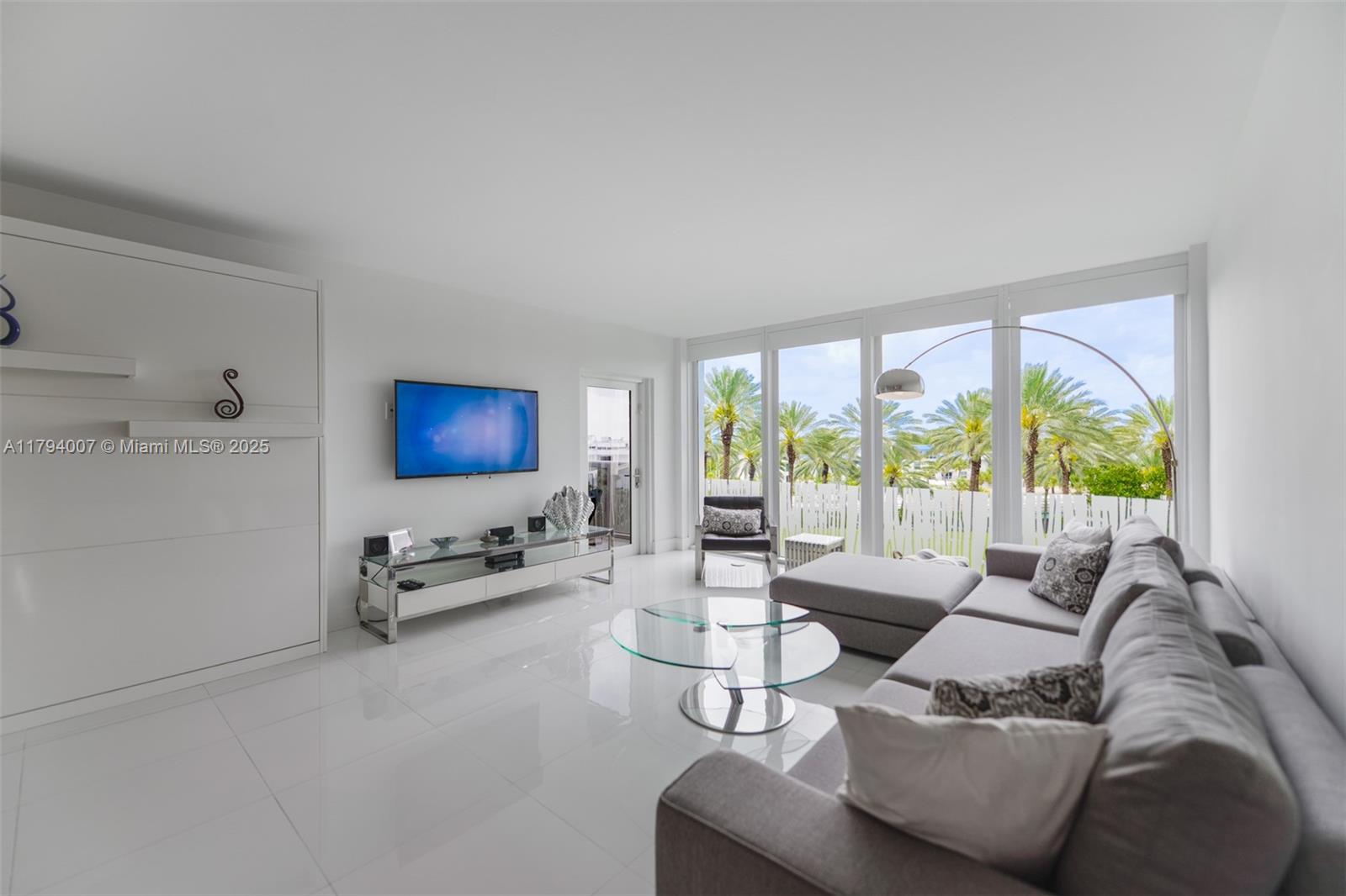 10275 Collins Ave 326