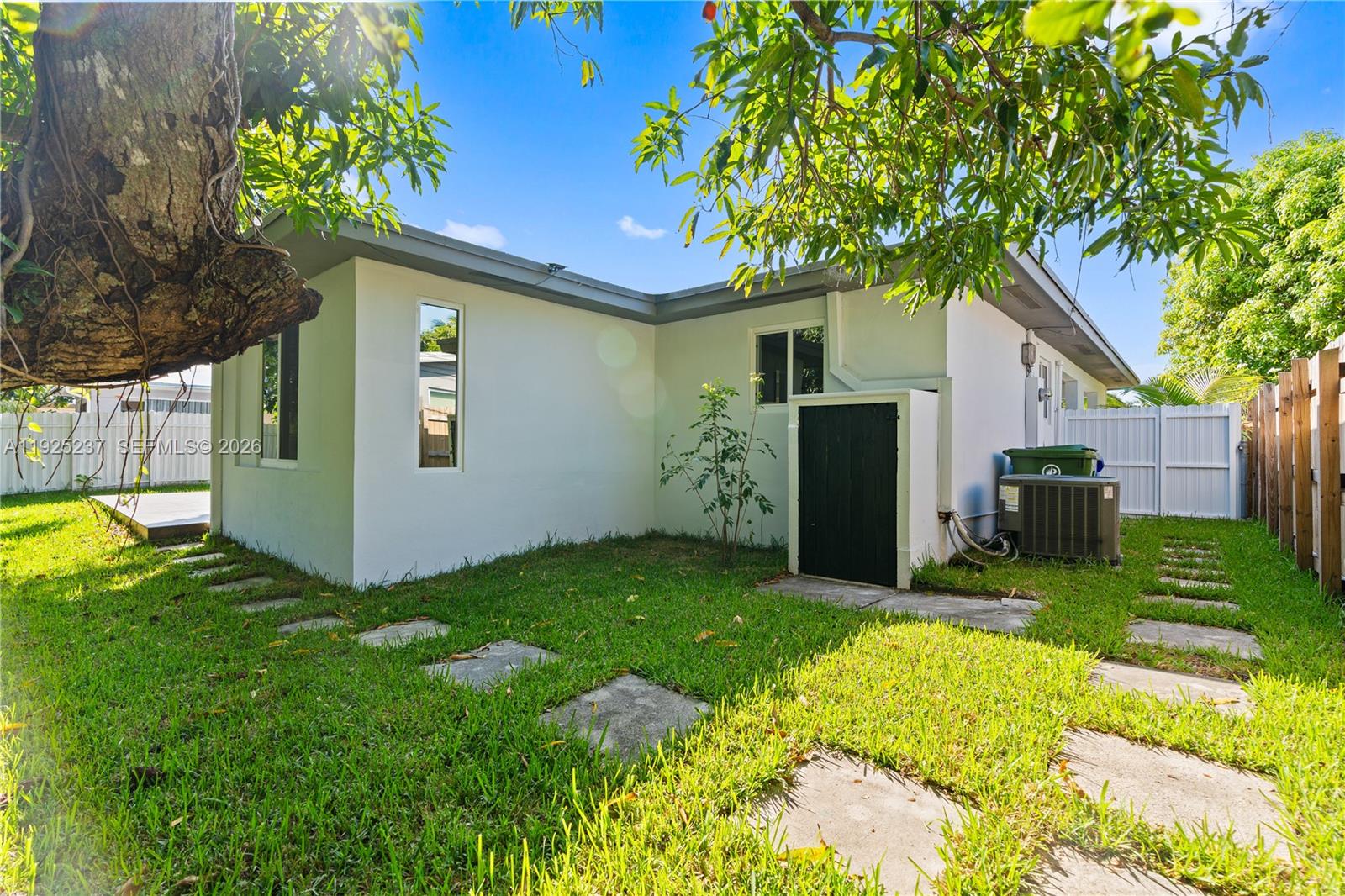 MIDLAND 1ST ADD - Residential