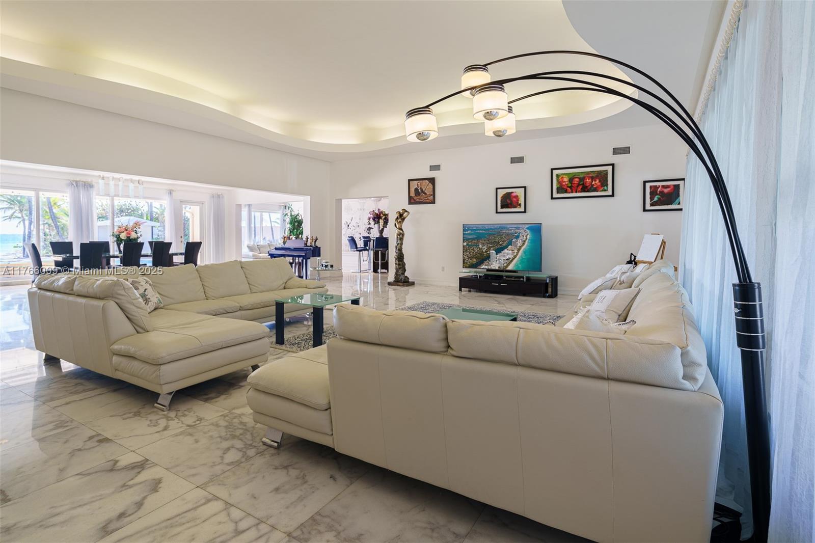 GOLDEN BEACH SEC C - Residential