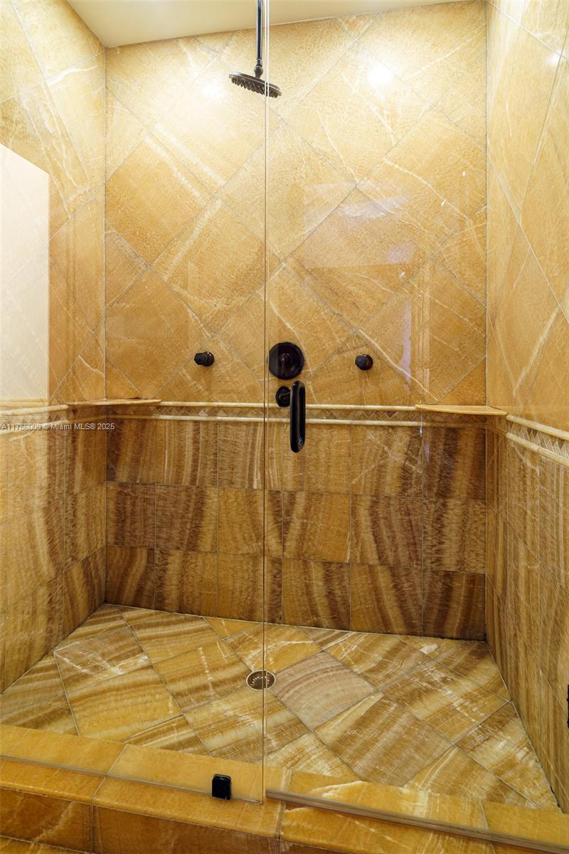 GOLDEN BEACH SEC C - Residential