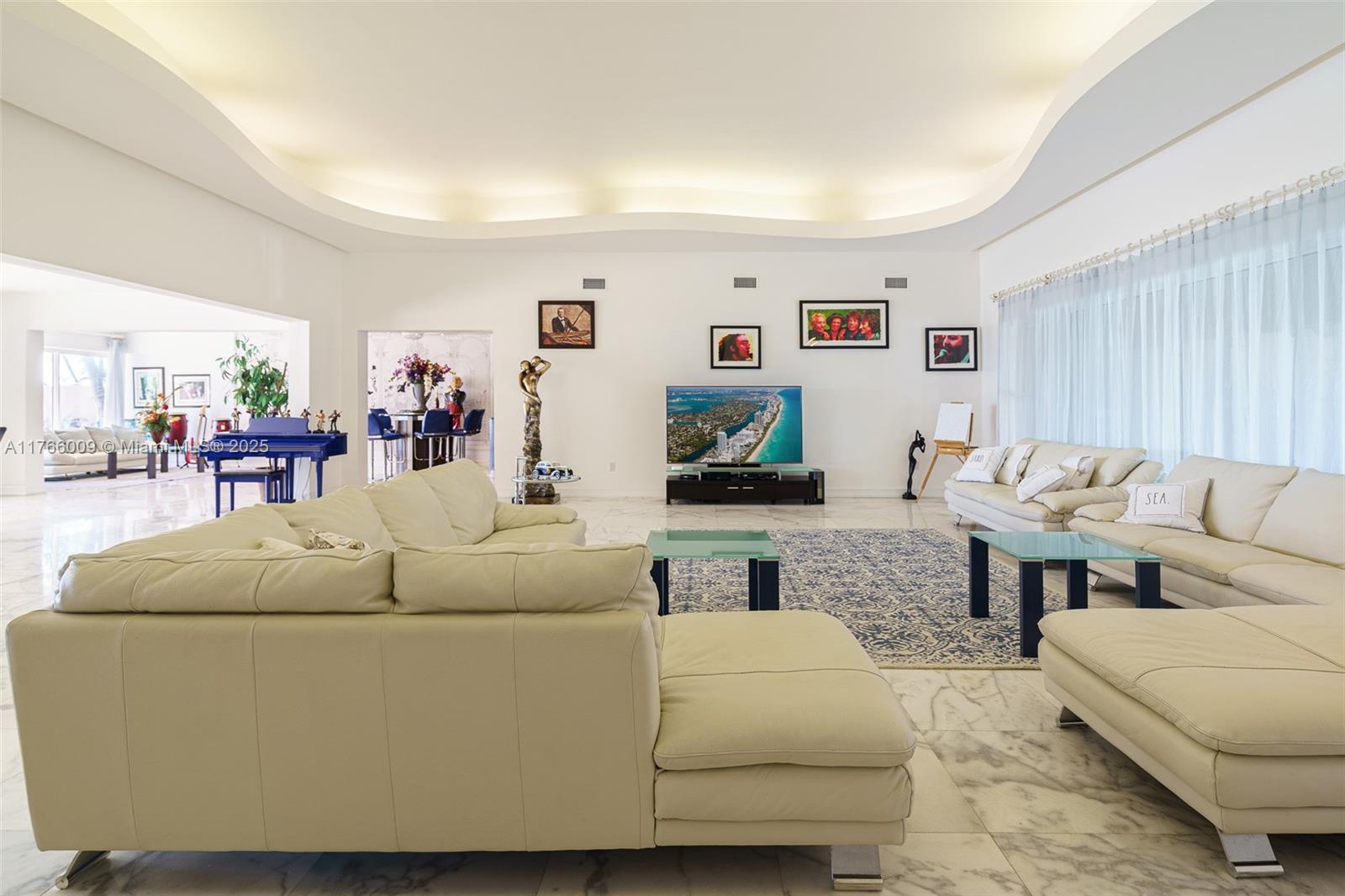 GOLDEN BEACH SEC C - Residential
