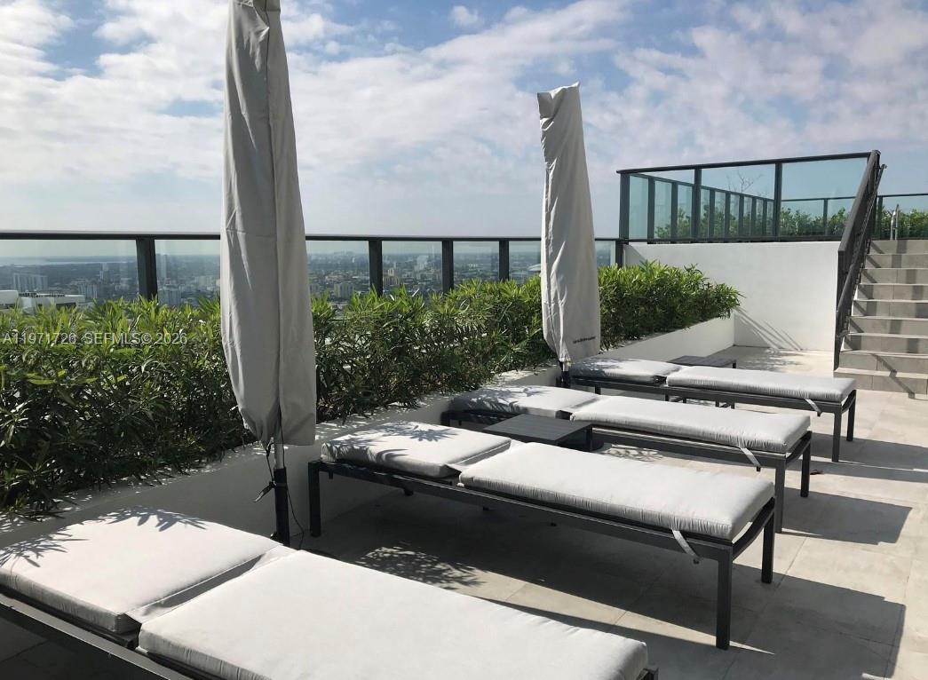CANVAS CONDO - Residential Lease