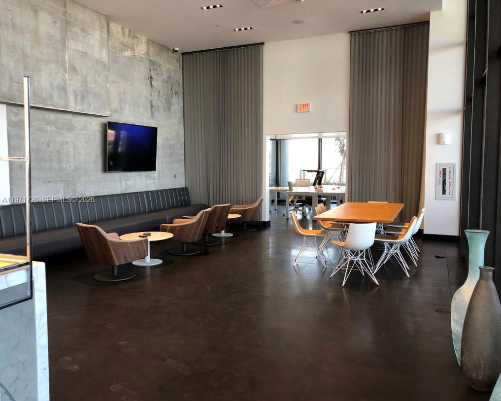 CANVAS CONDO - Residential Lease