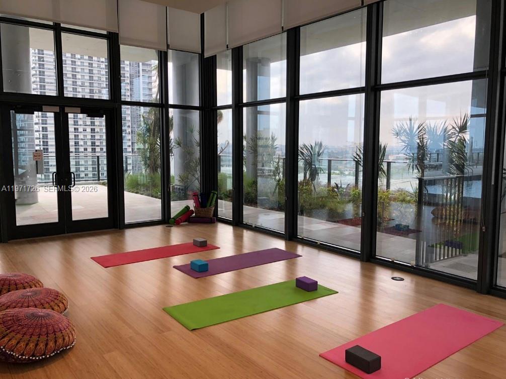 CANVAS CONDO - Residential Lease