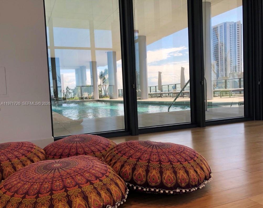 CANVAS CONDO - Residential Lease