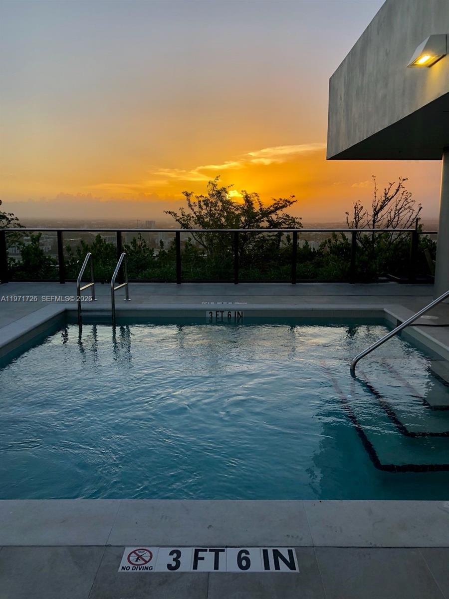 CANVAS CONDO - Residential Lease
