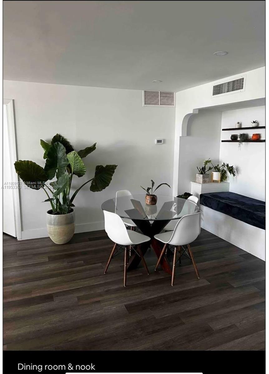 ELLINGTON AT COUNTY LINE - Residential