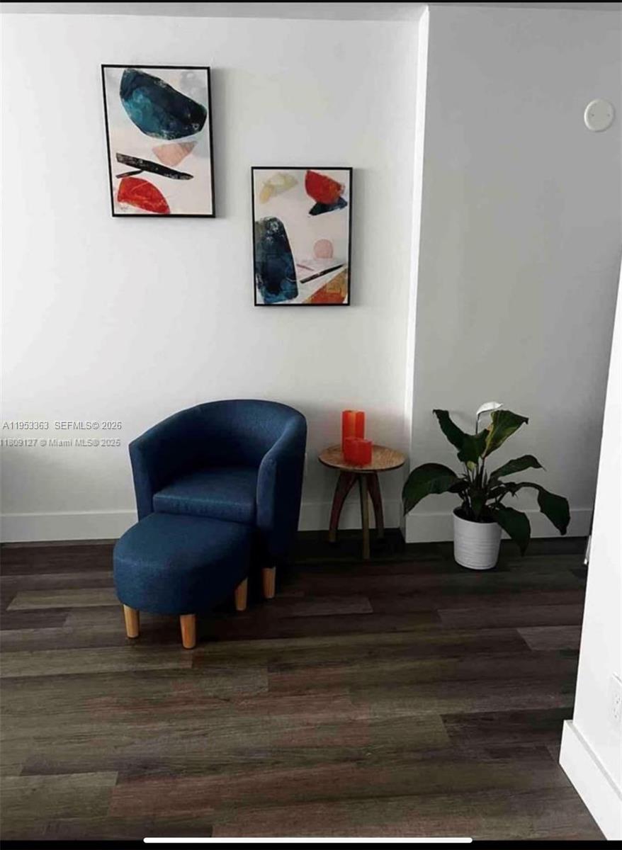 ELLINGTON AT COUNTY LINE - Residential