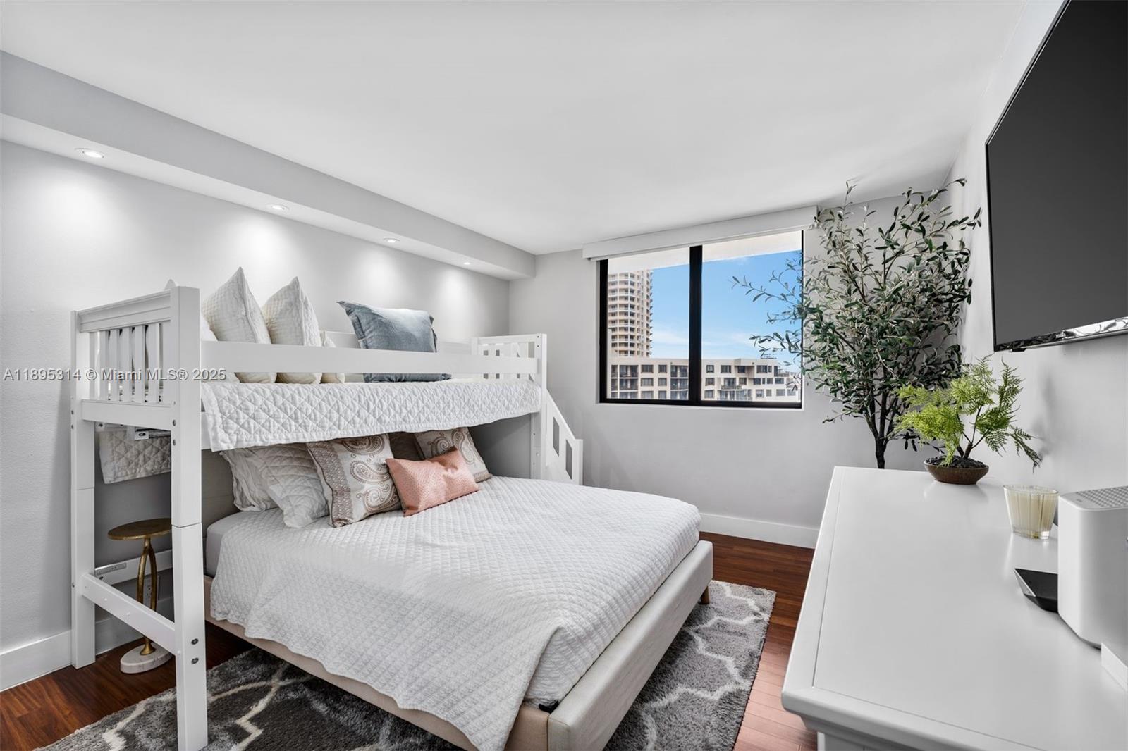 BRICKELL KEY ONE CONDO - Residential Lease