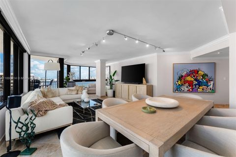 520 Brickell Key Dr A1716 Miami FL 33131