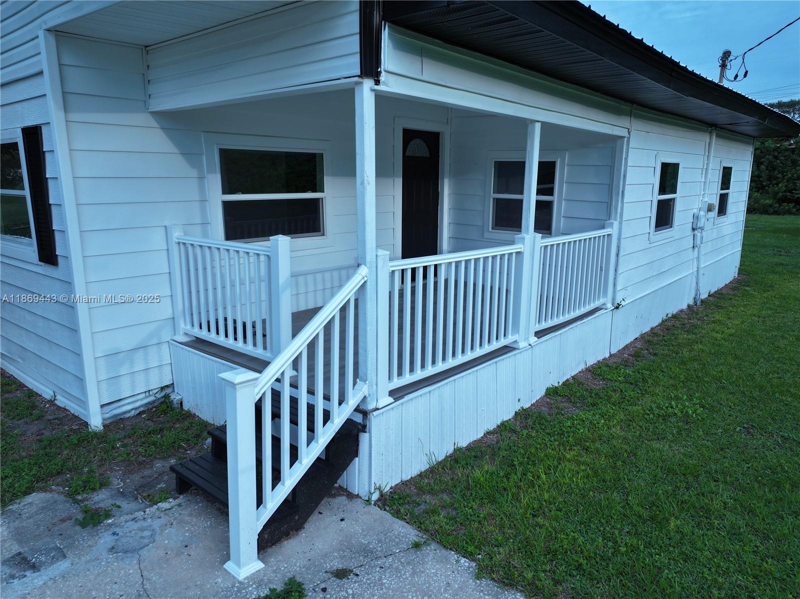 1042.00 - LAKE TULANE AREA - Residential