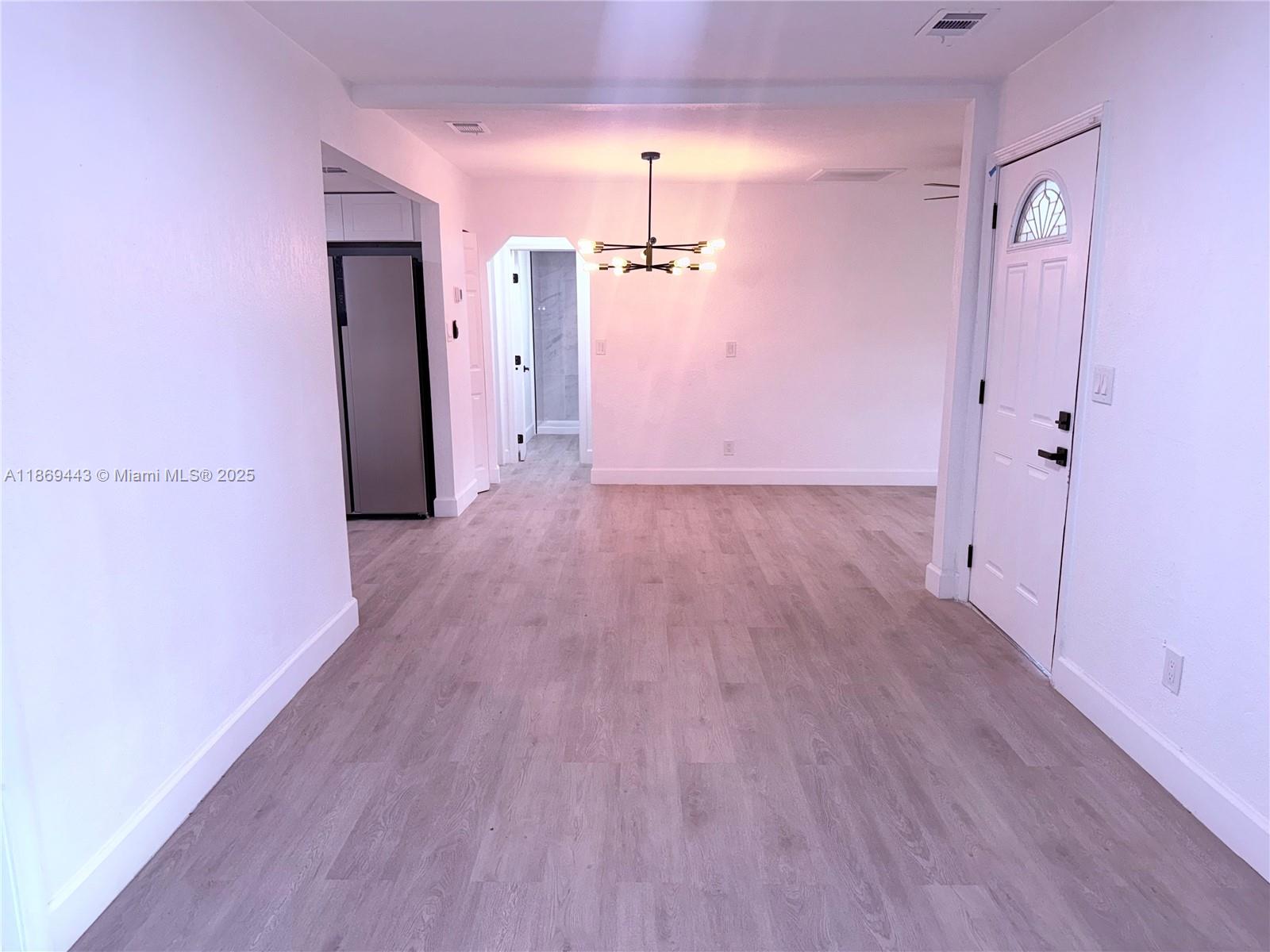 1042.00 - LAKE TULANE AREA - Residential