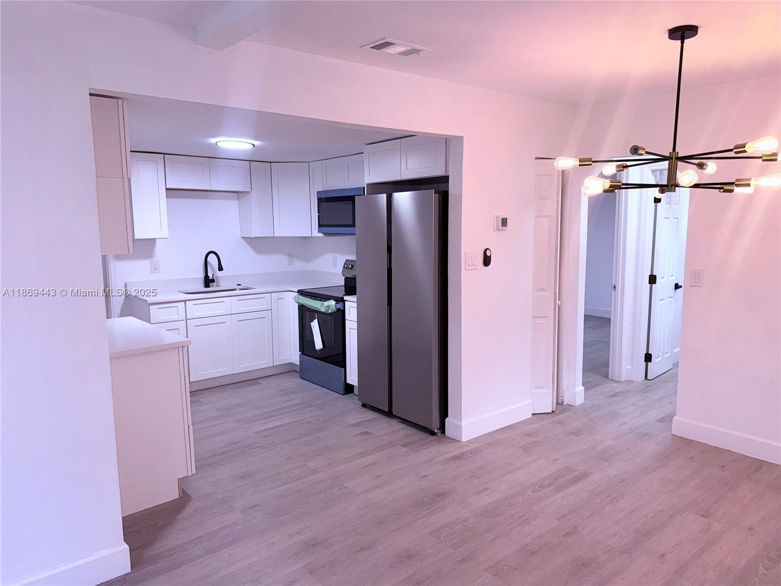 1042.00 - LAKE TULANE AREA - Residential