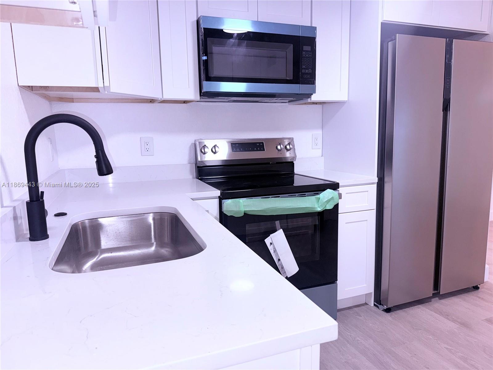 1042.00 - LAKE TULANE AREA - Residential