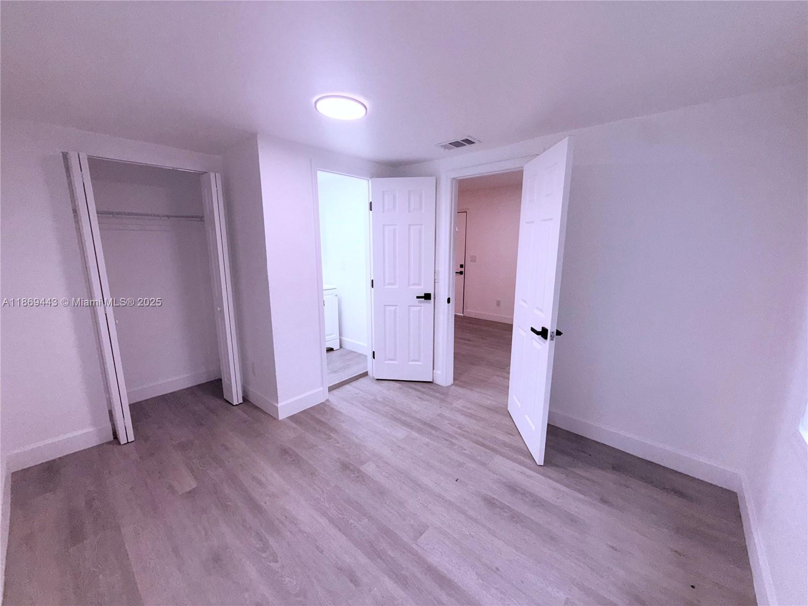 1042.00 - LAKE TULANE AREA - Residential