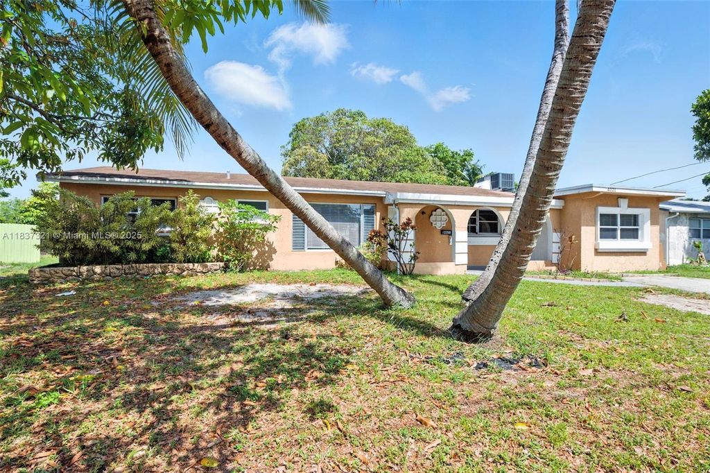 Photo of 4021 NW 7th Ave, Deerfield Beach, FL 33064 (MLS # A11837321)