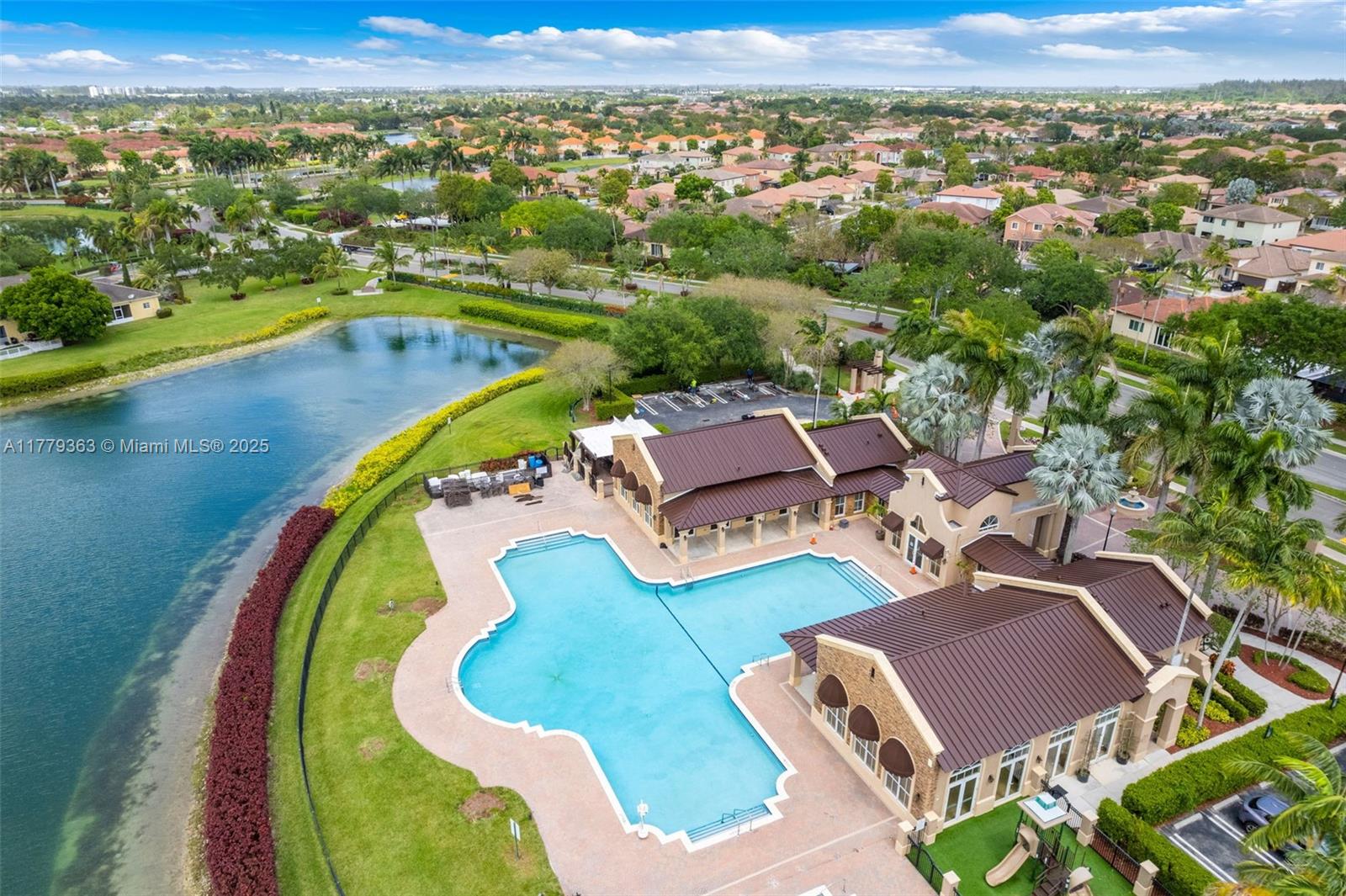 VILLAS AT CARMEL CONDO NO - Residential