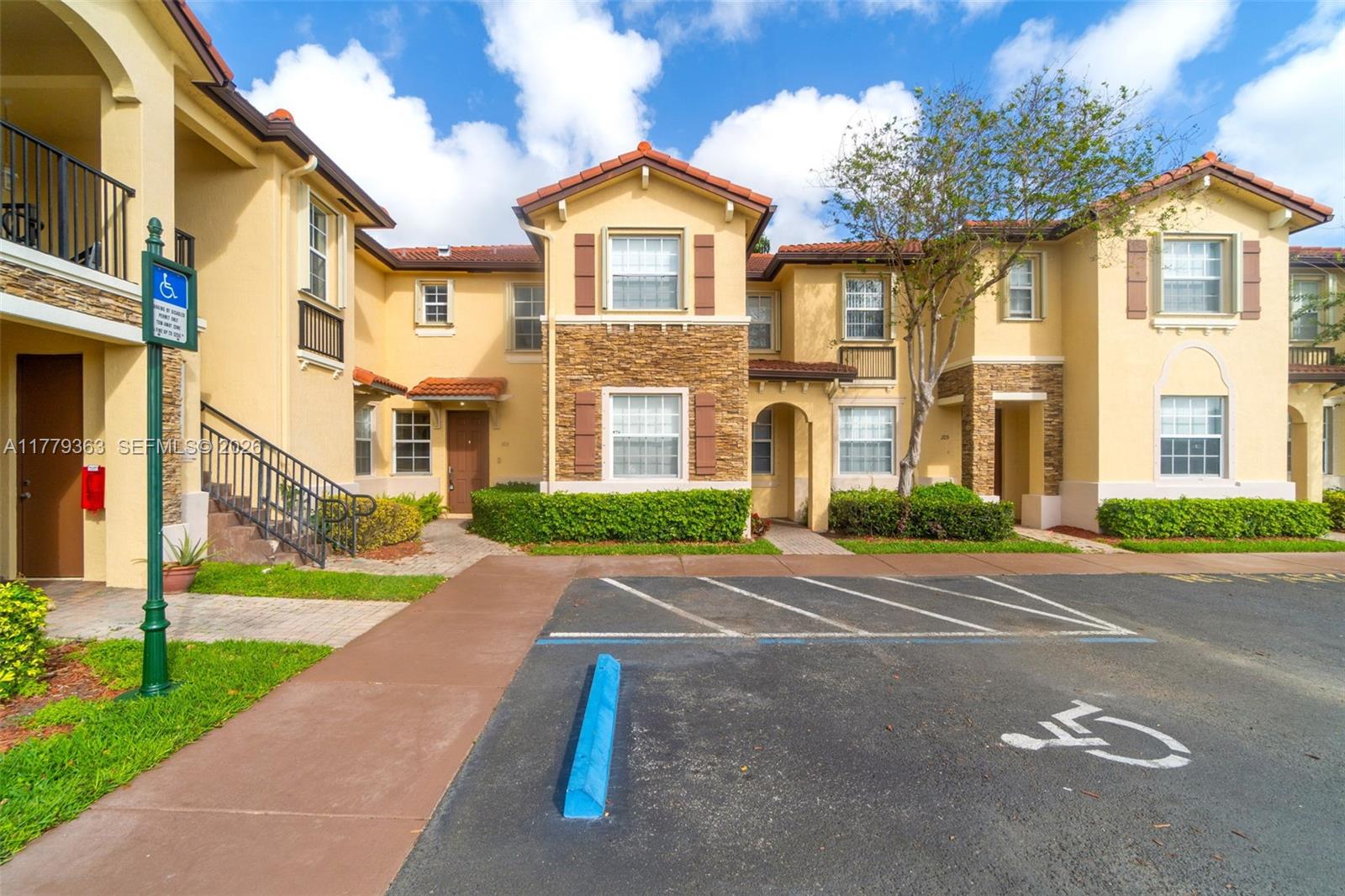 VILLAS AT CARMEL CONDO NO - Residential