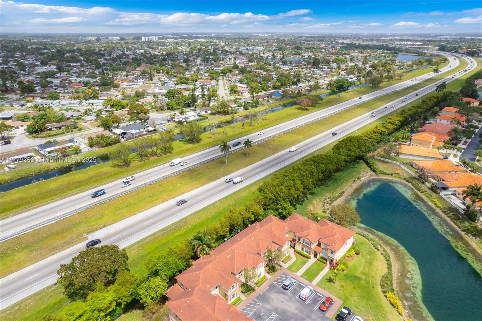 VILLAS AT CARMEL CONDO NO - Residential