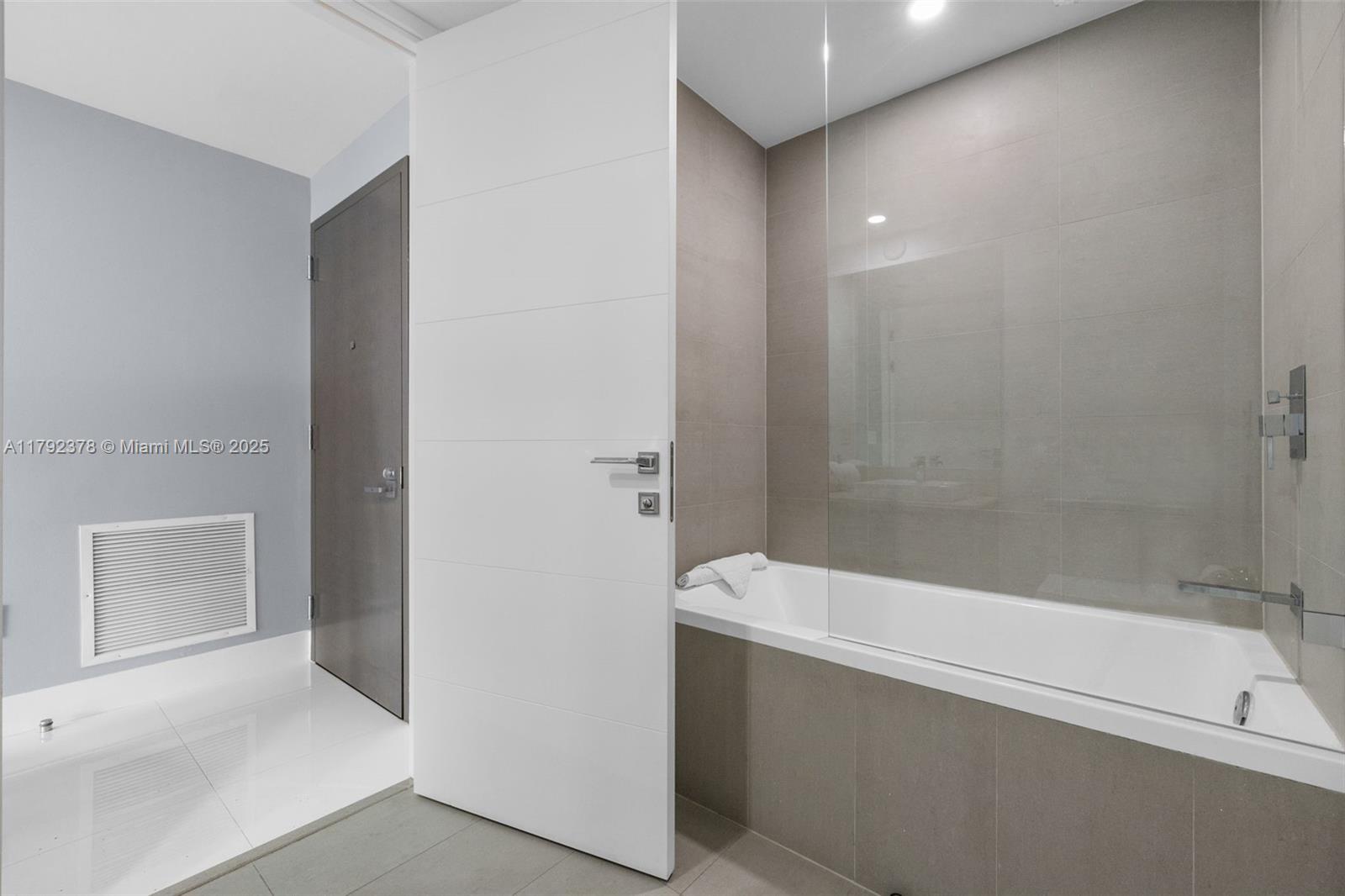 THE BONDO (1080 BRICKELL) - Residential