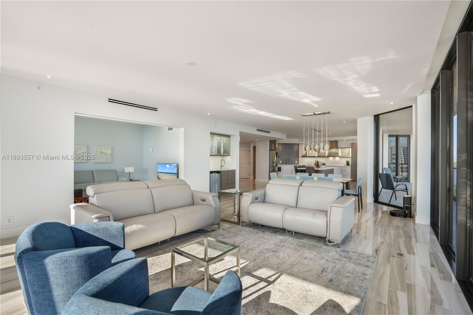 CRITERION CONDO - Residential