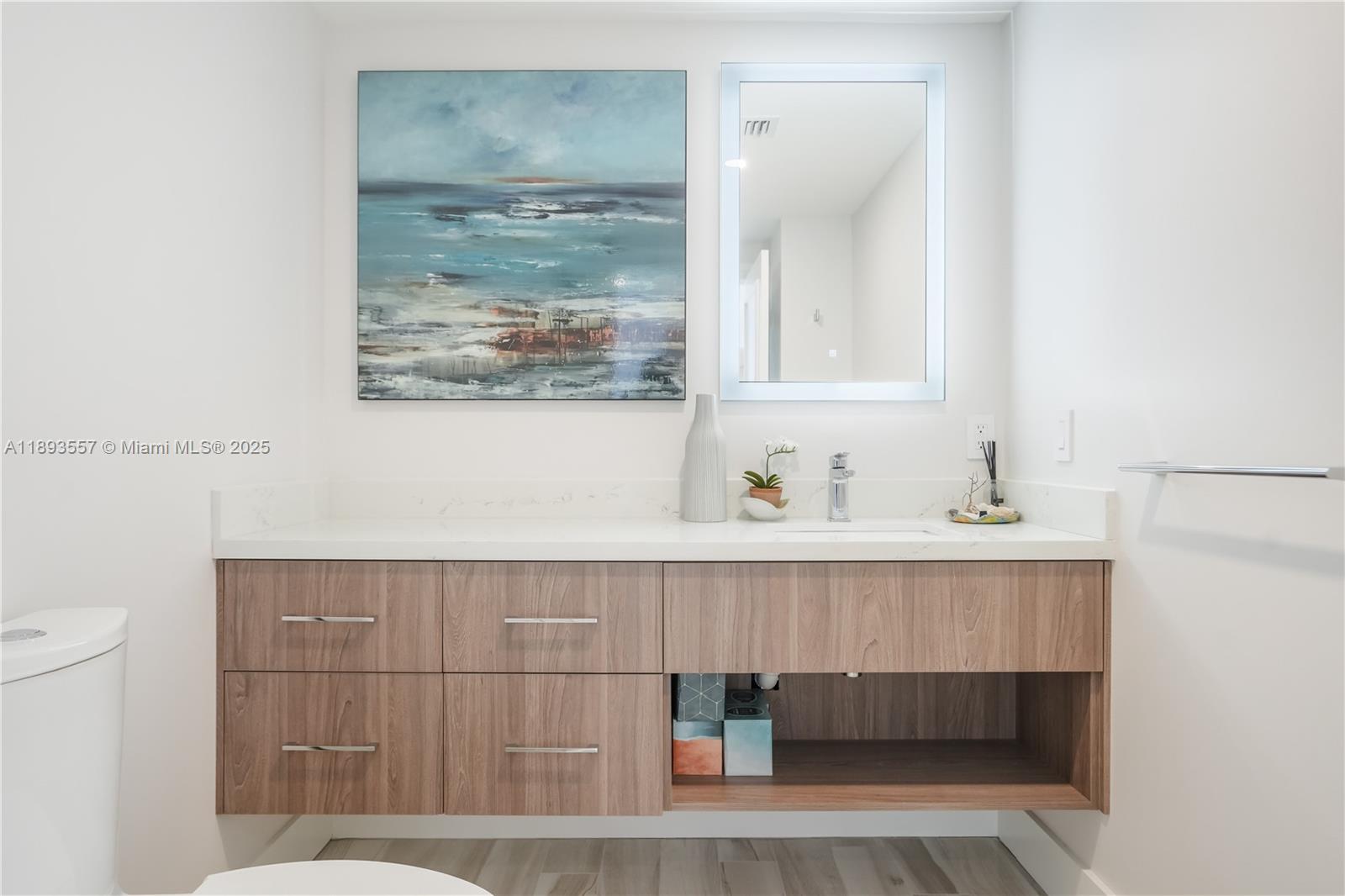 CRITERION CONDO - Residential