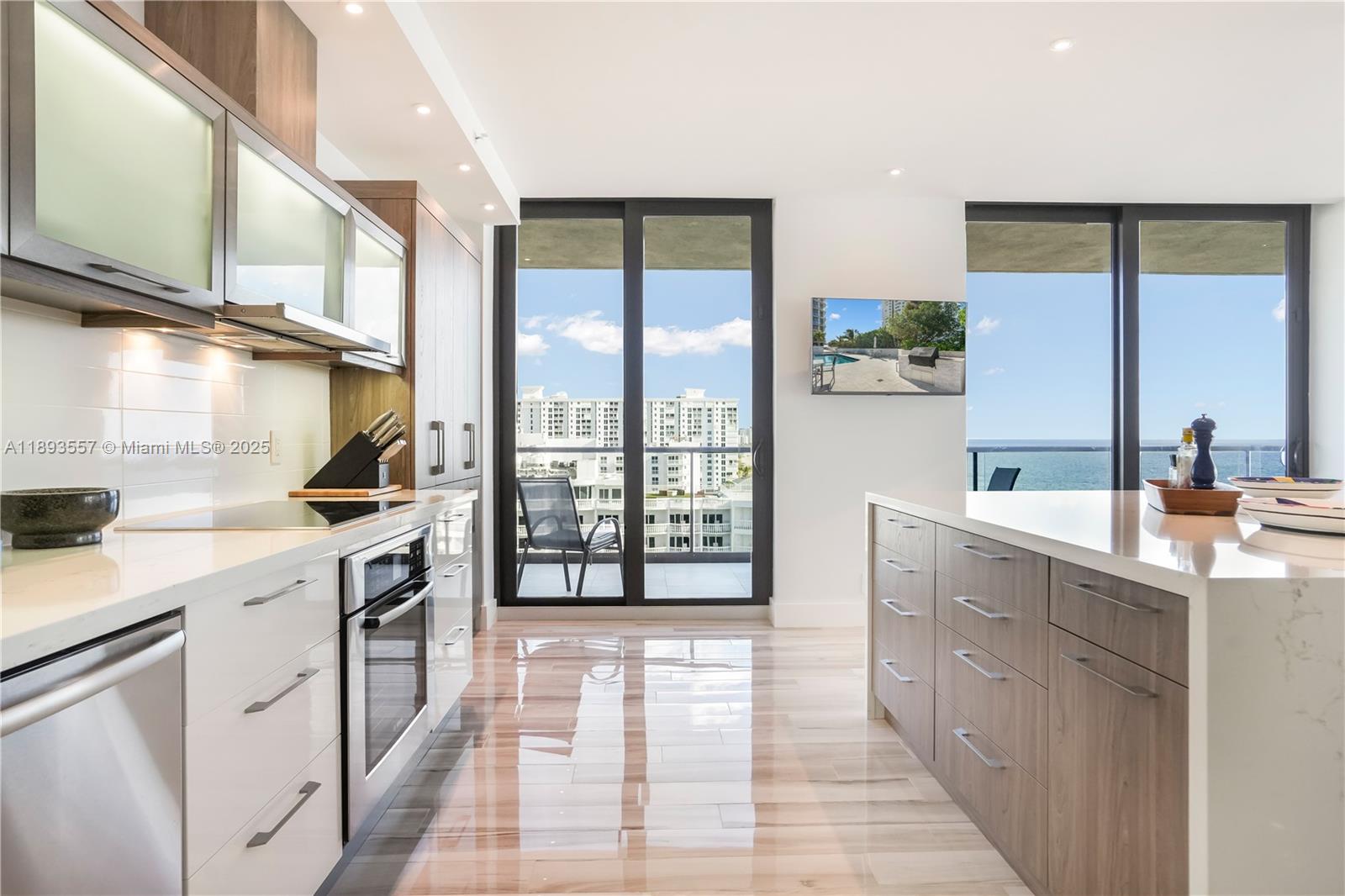 CRITERION CONDO - Residential