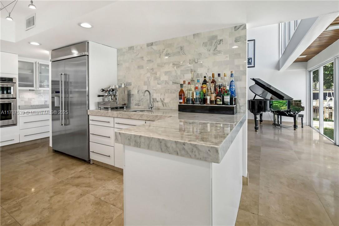 VENETIAN ISLES 2ND SEC - Residential Lease