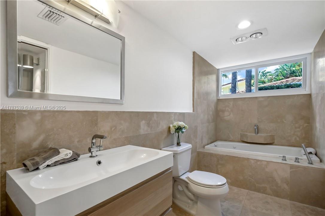 VENETIAN ISLES 2ND SEC - Residential Lease