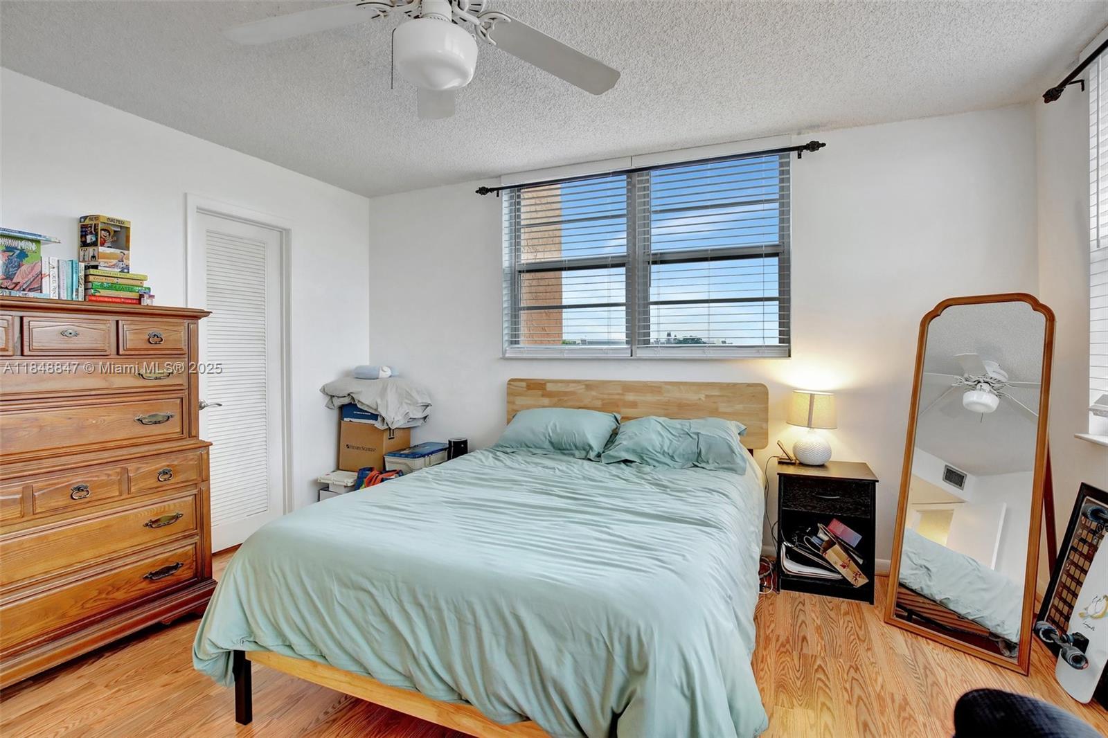 ROLLING HILLS GOLF AND - Residential