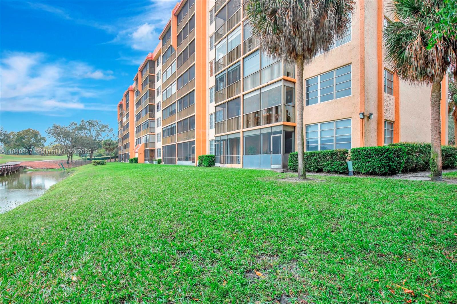 ROLLING HILLS GOLF AND - Residential