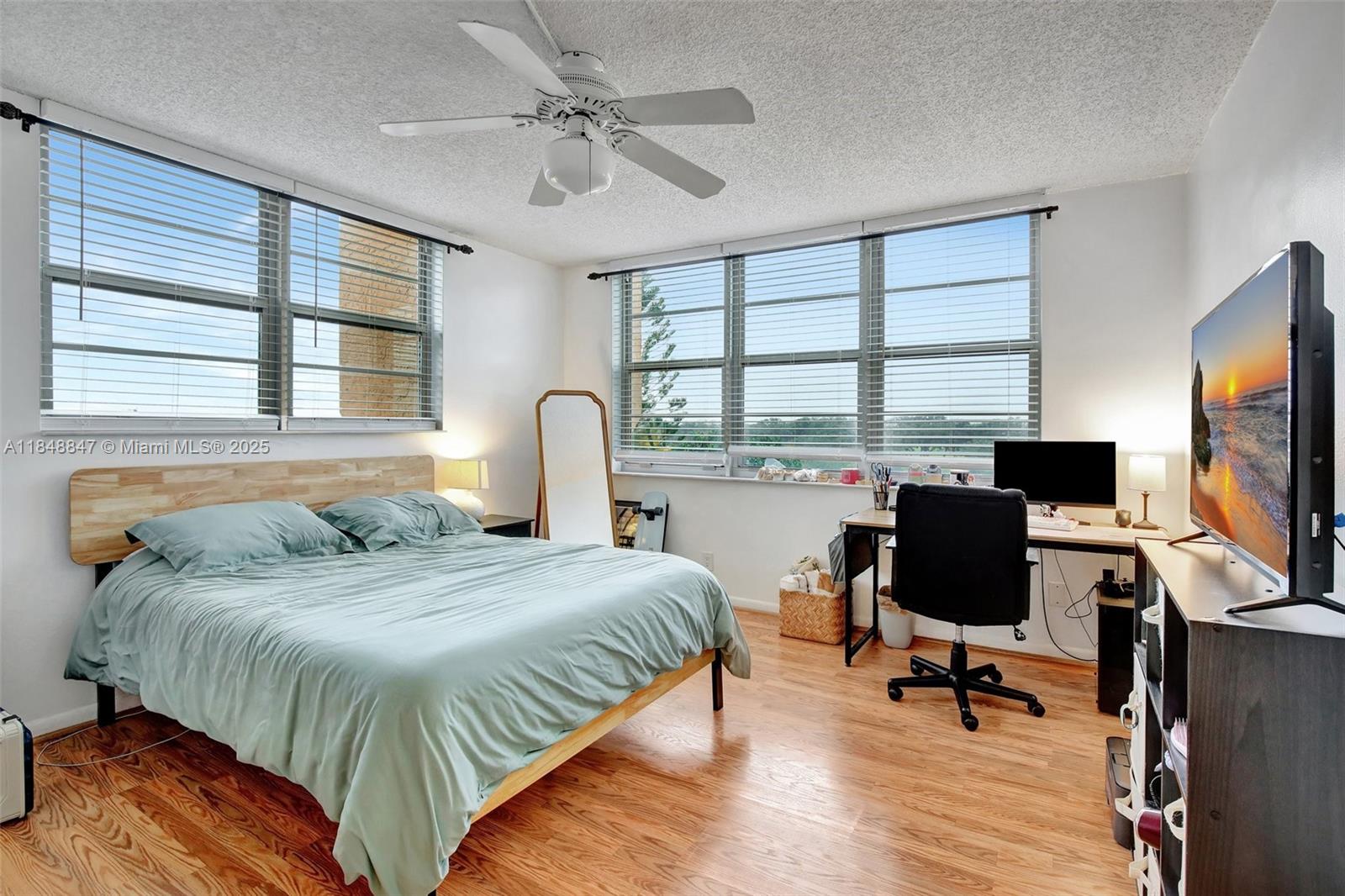 ROLLING HILLS GOLF AND - Residential