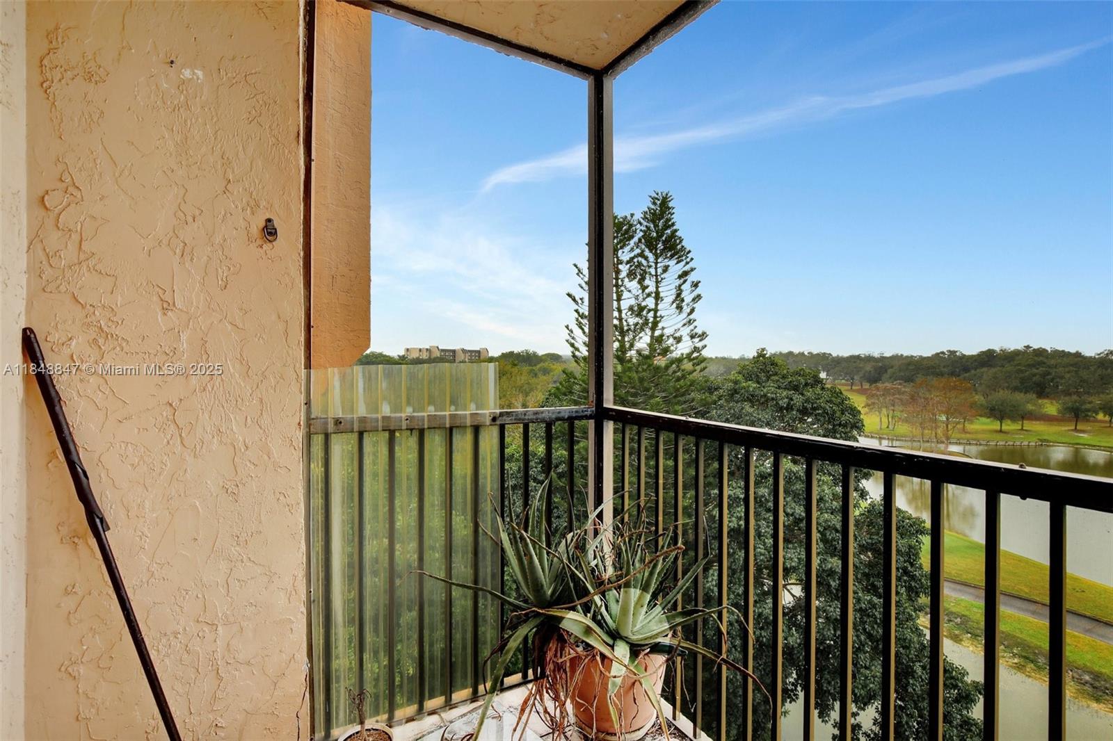 ROLLING HILLS GOLF AND - Residential