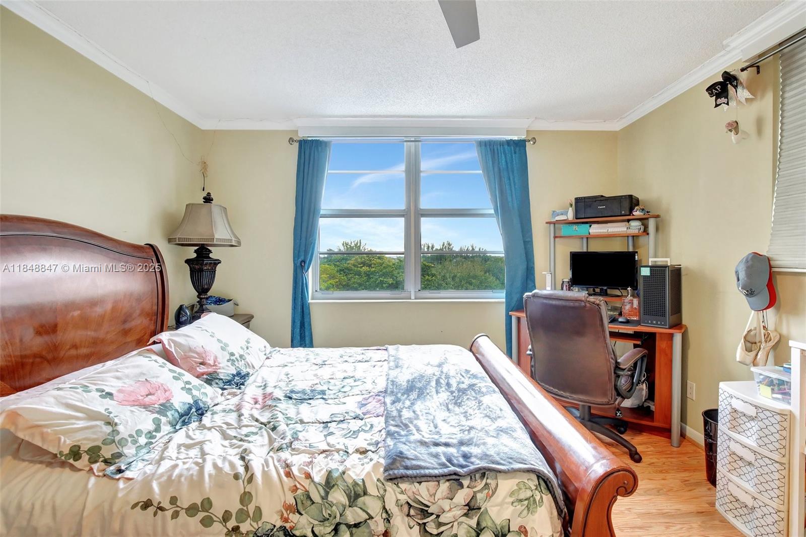 ROLLING HILLS GOLF AND - Residential