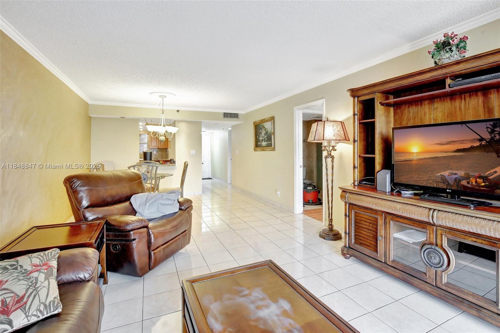 ROLLING HILLS GOLF AND - Residential