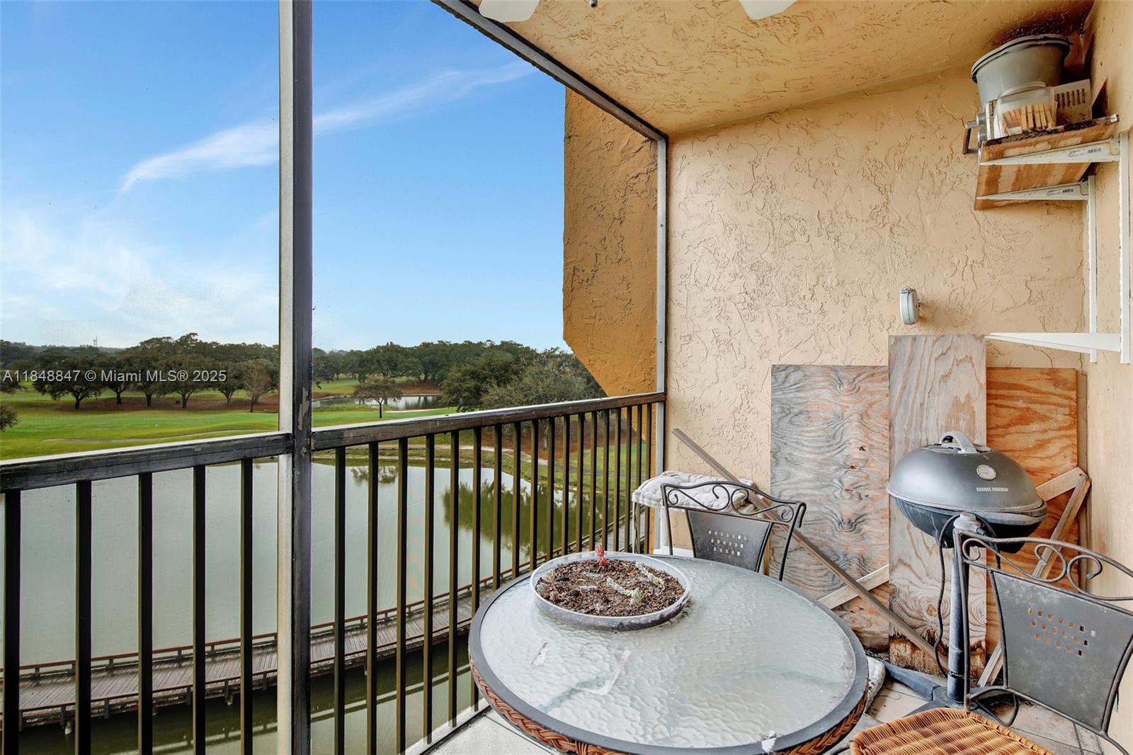 ROLLING HILLS GOLF AND - Residential