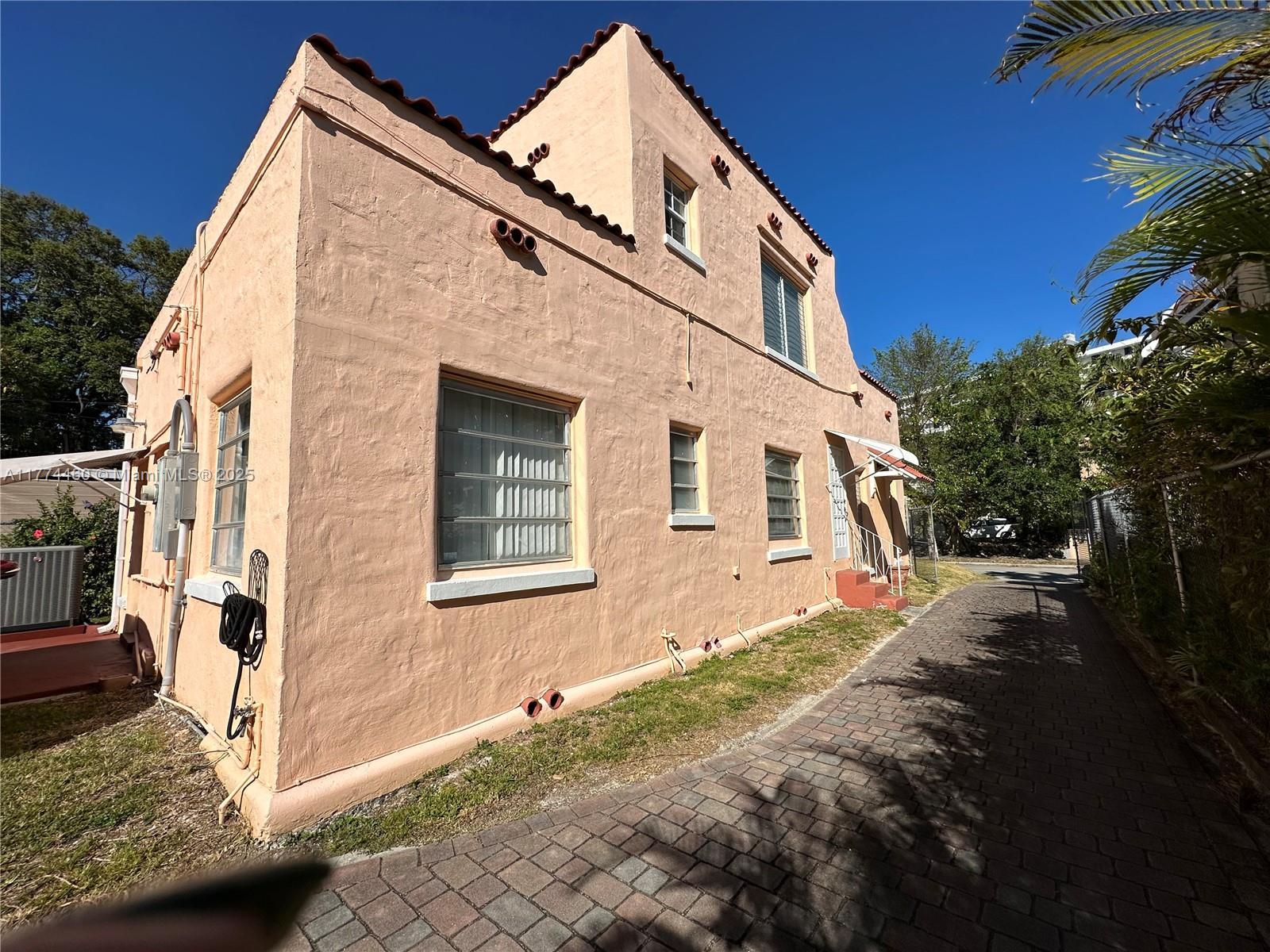 OAK TERRACE - Residential Income