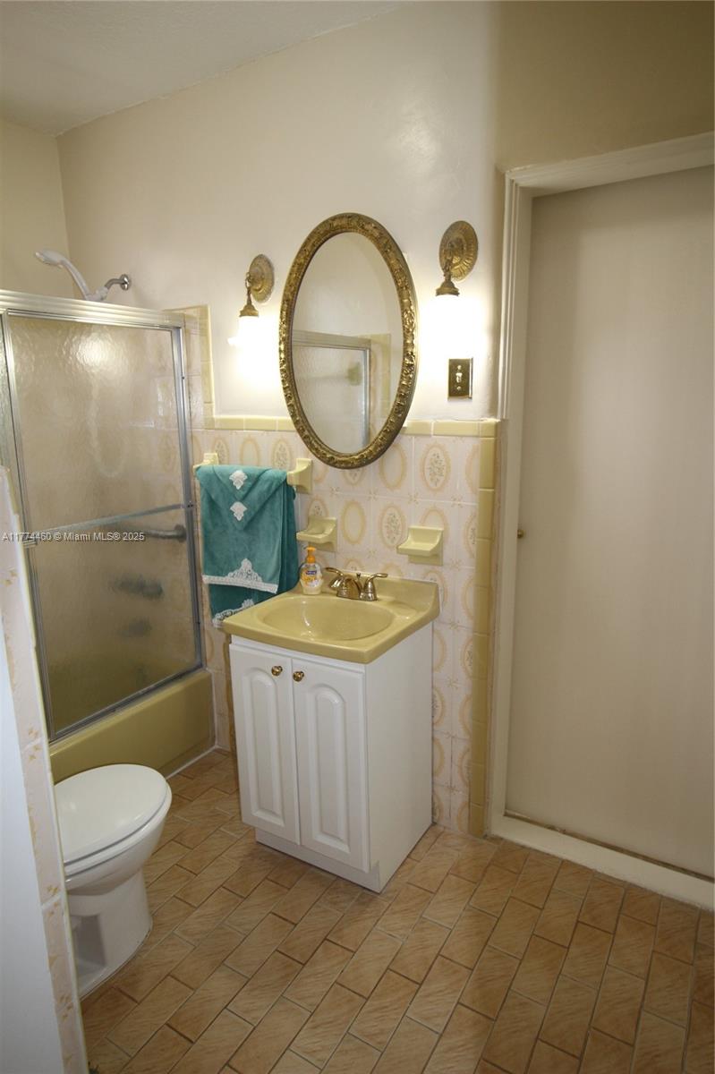 OAK TERRACE - Residential Income