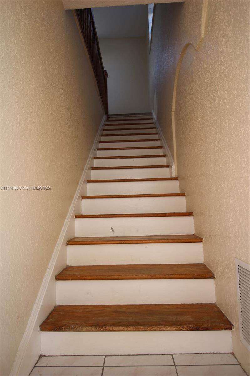 OAK TERRACE - Residential Income