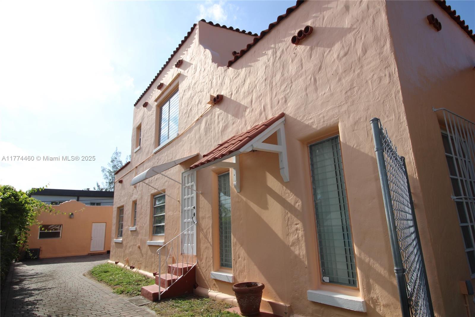 OAK TERRACE - Residential Income