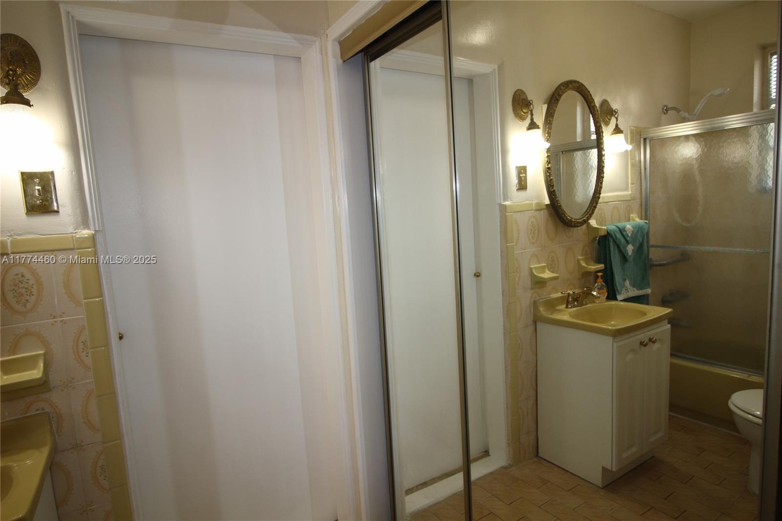 OAK TERRACE - Residential Income