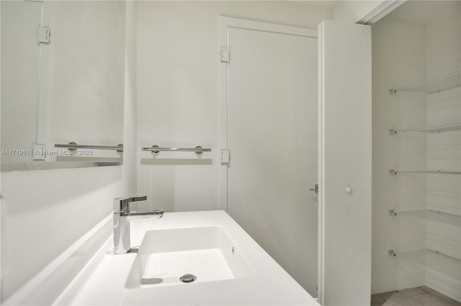 METROPICA NORTH TOWER ONE - Residential