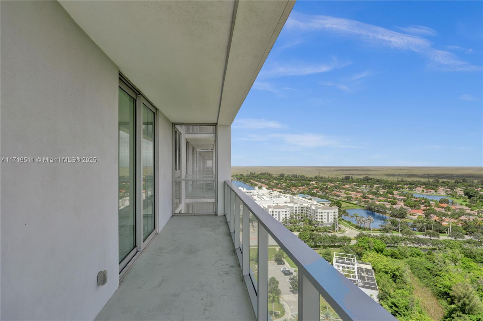 METROPICA NORTH TOWER ONE - Residential