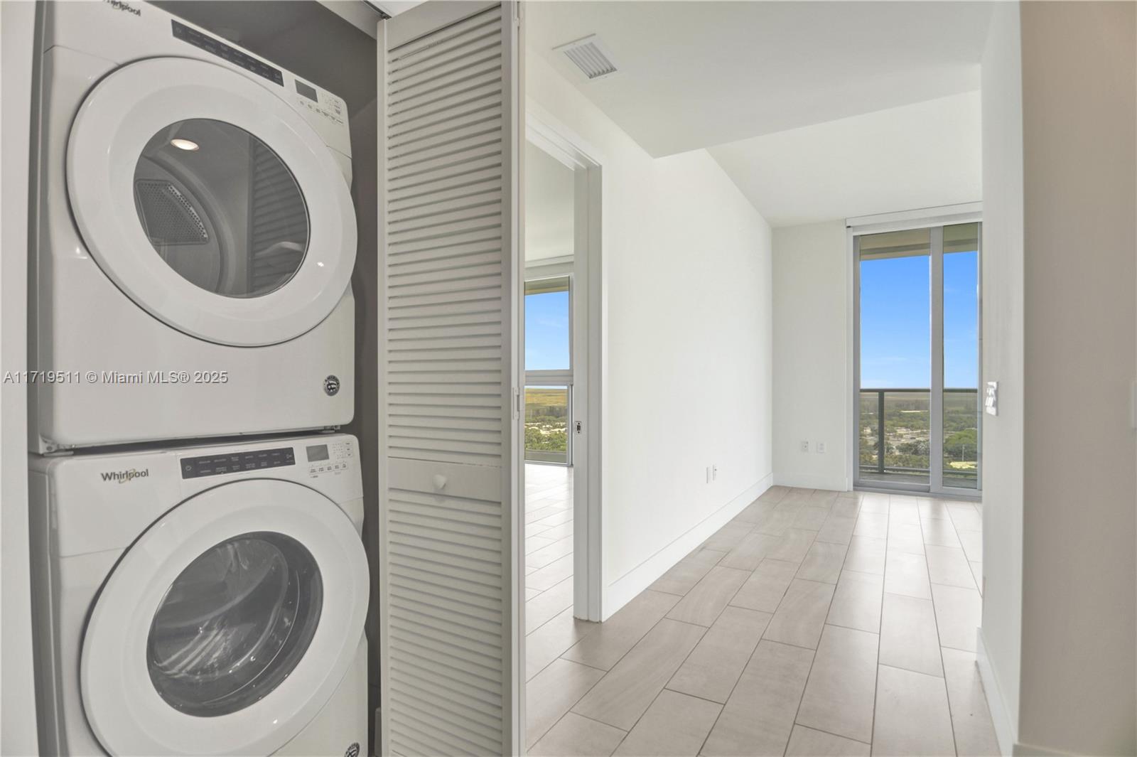 METROPICA NORTH TOWER ONE - Residential