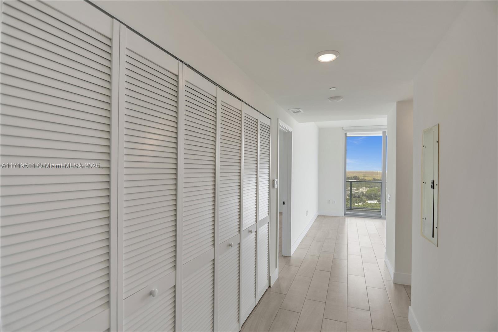 METROPICA NORTH TOWER ONE - Residential